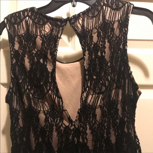 4 Dresses - Picture 6 of 12